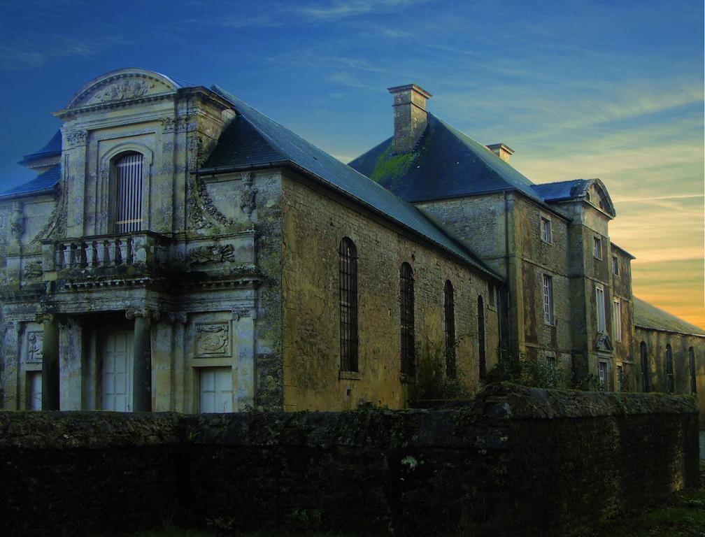 Apartment In A 17Th Century Manoir - Chateau Isle Marie Picauville Esterno foto